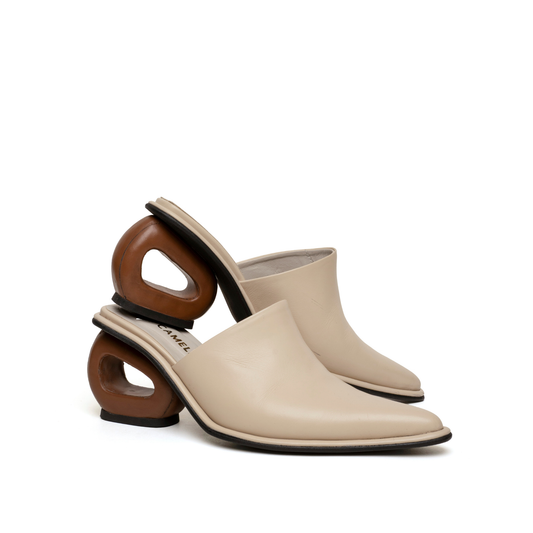 TACÓN PUNTA hueso con café